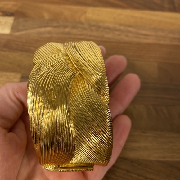 Vintage Nina Ricci Wide Cuff Bracelet Golden - Picture 10 of 13